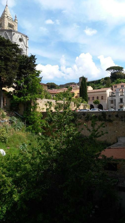 Al 32 B&B Massa Marittima Exterior foto